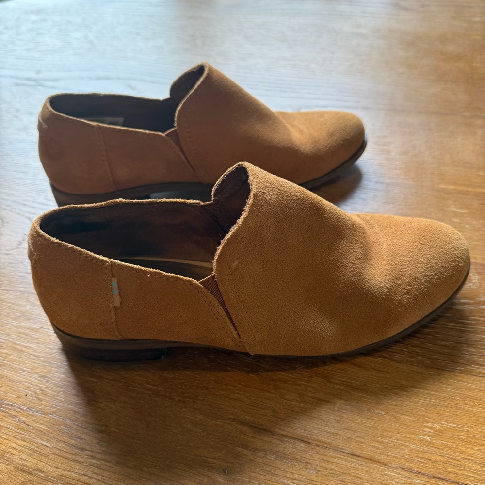 TOMS Shaye Low Camel Brown Shoes Booties Size 6.5